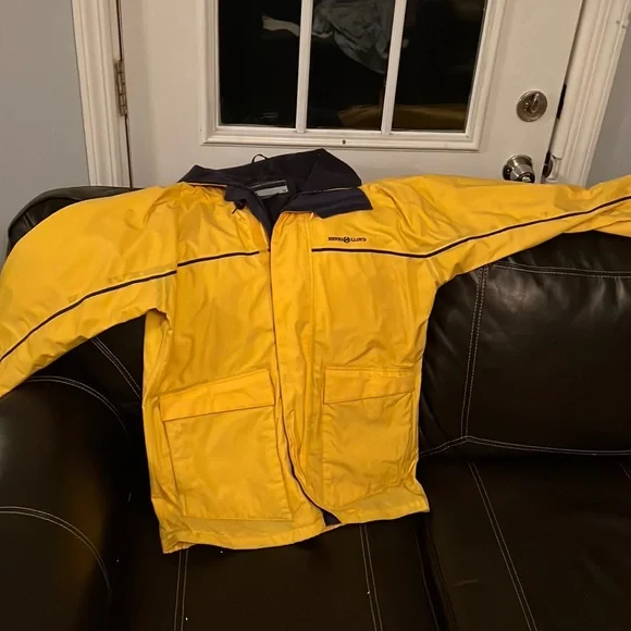 Henri Lloyd yellow sailing Tuck away